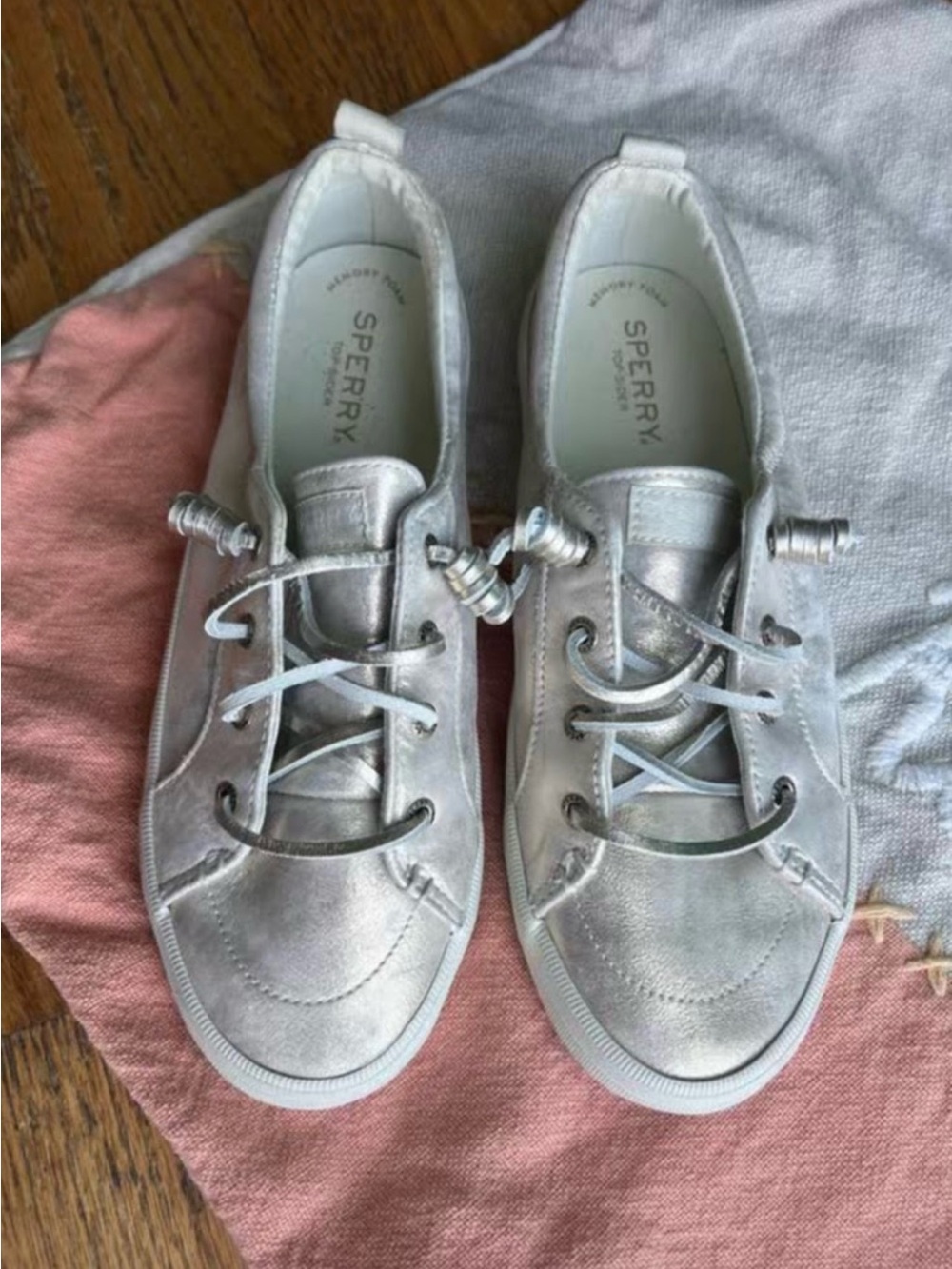 Sperry Women's Crest Vibe Metallic Shimmer Sneakers- Size 8